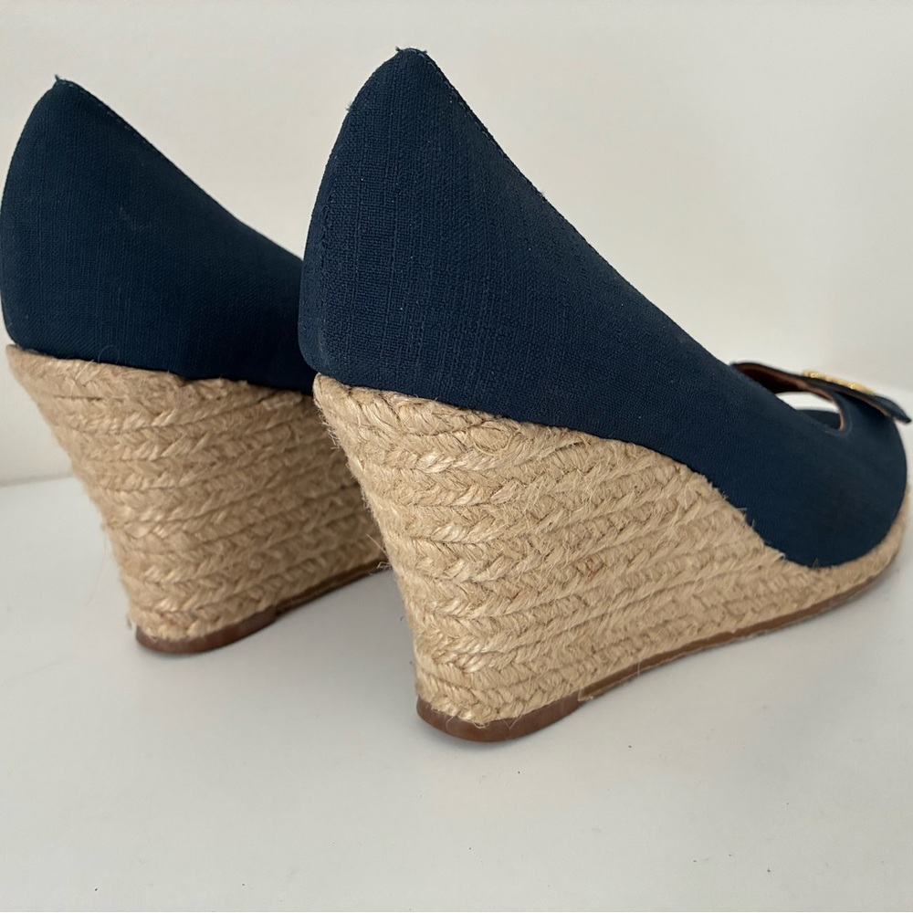 Lilly Pulitzer Navy Wedges with Gold Accents: Size 9.5 - Picture 5 of 9